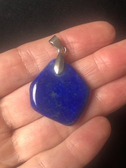 Mooie grote hanger van lapis lazuli met zilveren haakje