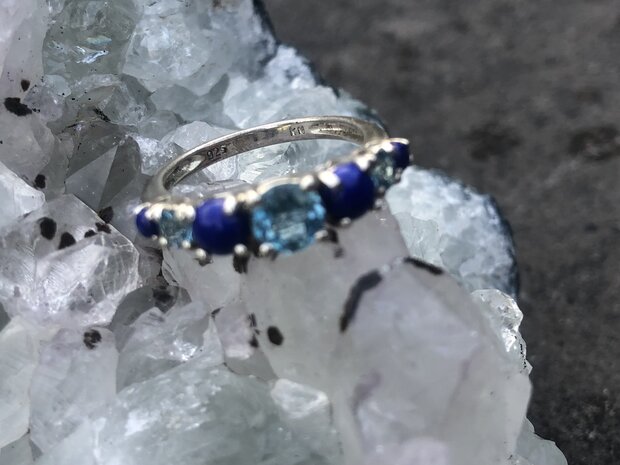 Stevige 925 ring met topaas en lapis lazuli, maat 16