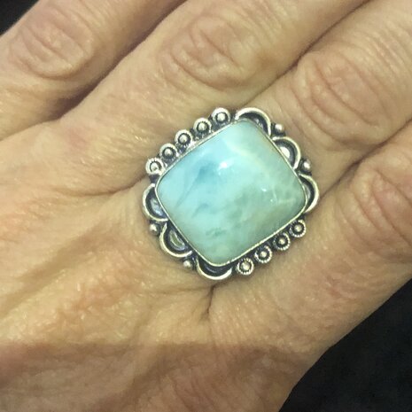 Mooie vierkante zilveren ring van larimar, maat 17,25