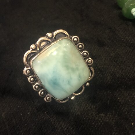 Mooie vierkante zilveren ring van larimar, maat 17,25